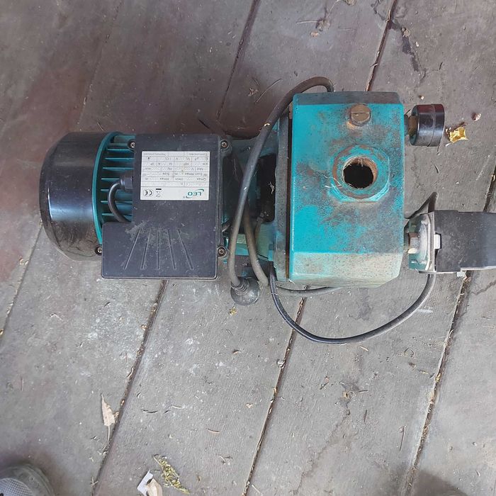 Hidrofor  de mare adancime, 1100W, cu pompa de rezerva + butelie cadou