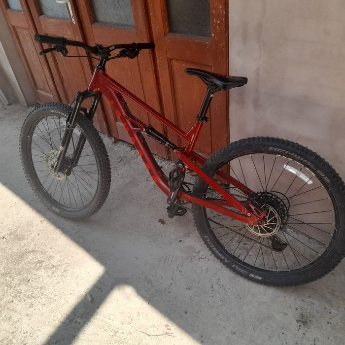 Bicicletă fulsuspension Calibre Bossnut Mountain Bike