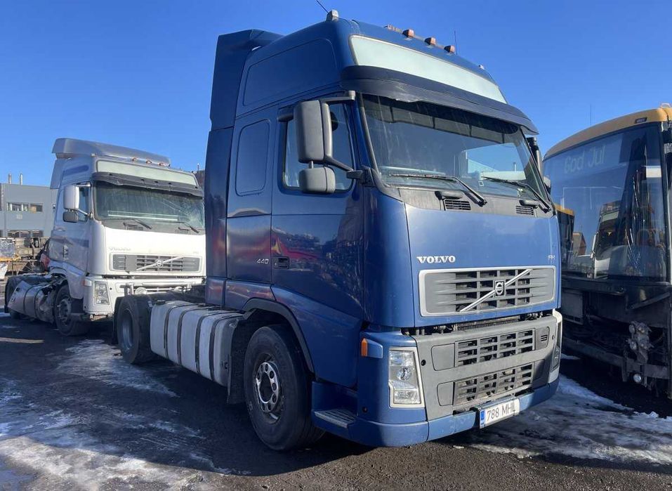 Dezmembrez VOLVO FH /piese camion VOLVO/piese motor VOLVO