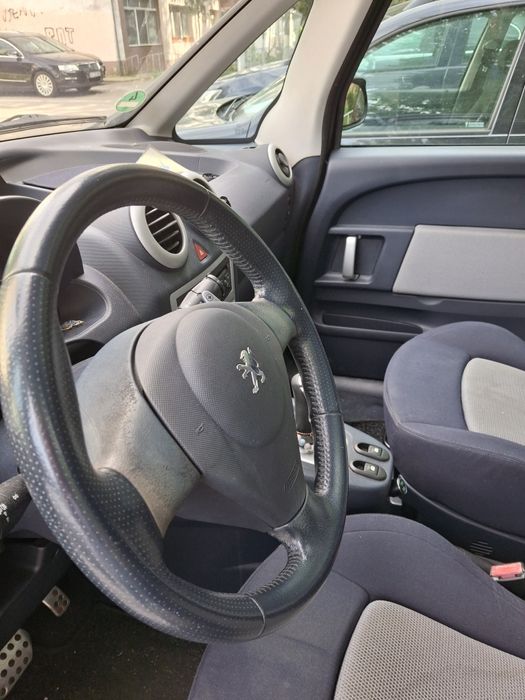 Vând Peugeot 1007 automata,  an fabricație 2005, km 146000,motor 1,6
