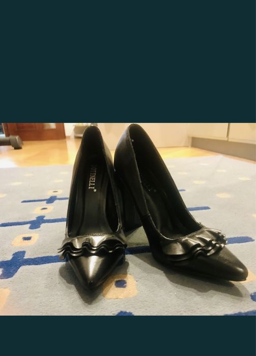Pantofi Botinelli, marimea 37.