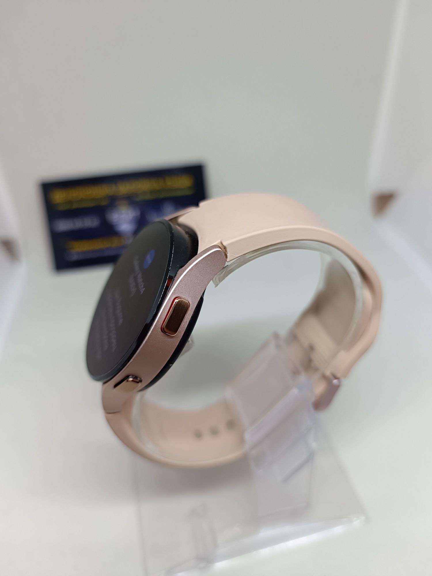 Смарт часовник SAMSUNG Watch 4 / 40mm