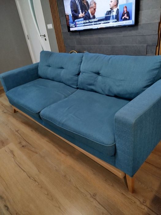 Продавам  диван. Много удобен, със функция  сън. Без ракла.