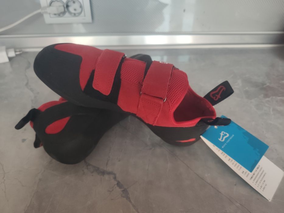 Обувь для скалодрома. Размер 40