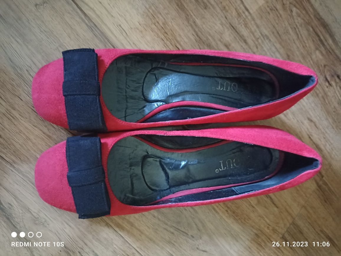 Туфли красного цвета из натурального набука, 42-размера