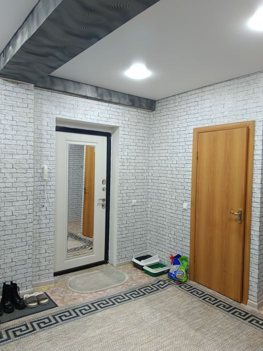 обменяю 2 квартиры и дачу на коттедж