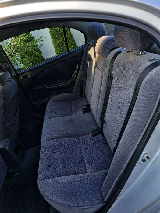 Toyota Avensis 2000г.