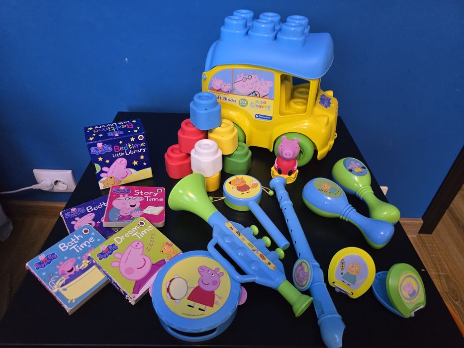 Vand lot peppa ( masina, carti si instrumente )