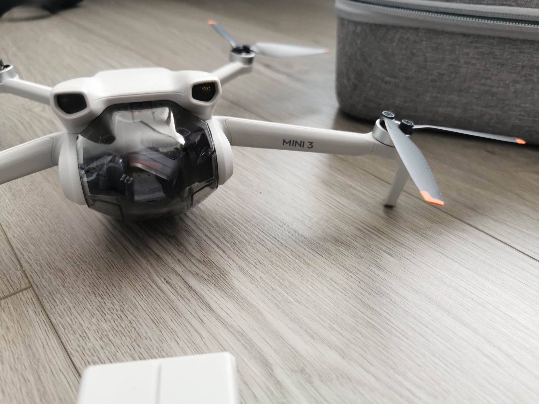 Drona dji mini 3