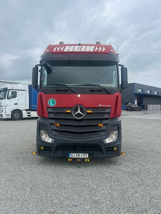 2 buc Mercedes Actros + semiremorca