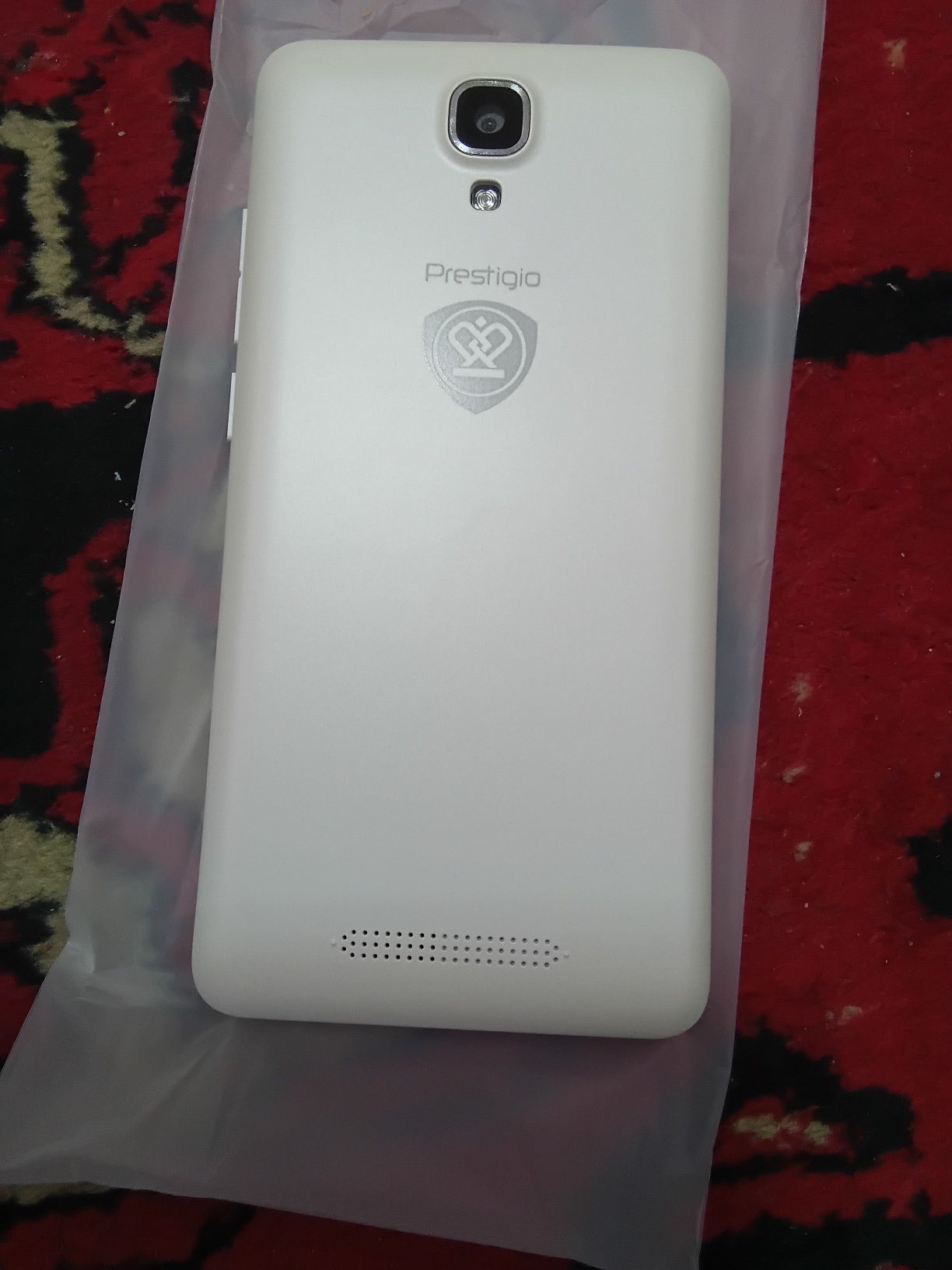 Новый запечатанный смартфон Prestigio MUZE K5