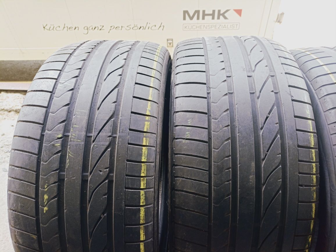 4 anvelope RunFlat pe doua latimi Bridgestone 315/35 R20 si 275/40 R20