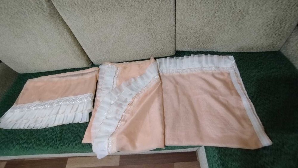 Продам дёшево шикарную шторку для кухни