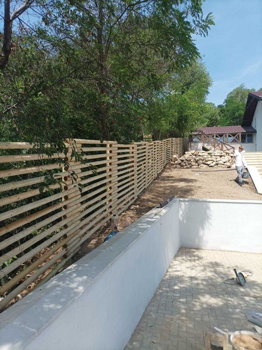 Garduri si porti din lemn rotund