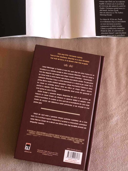 Vand cartea "Hotul de carti"