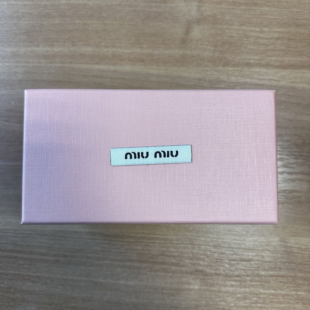 Слънчеви очила miu miu