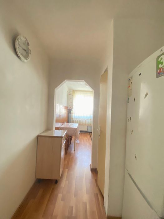 Ofer spre închiriere un apartament cu 2 camere