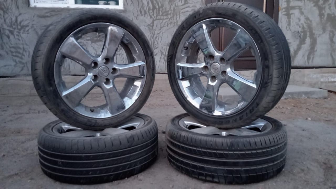 Продам  летние шины с дисками