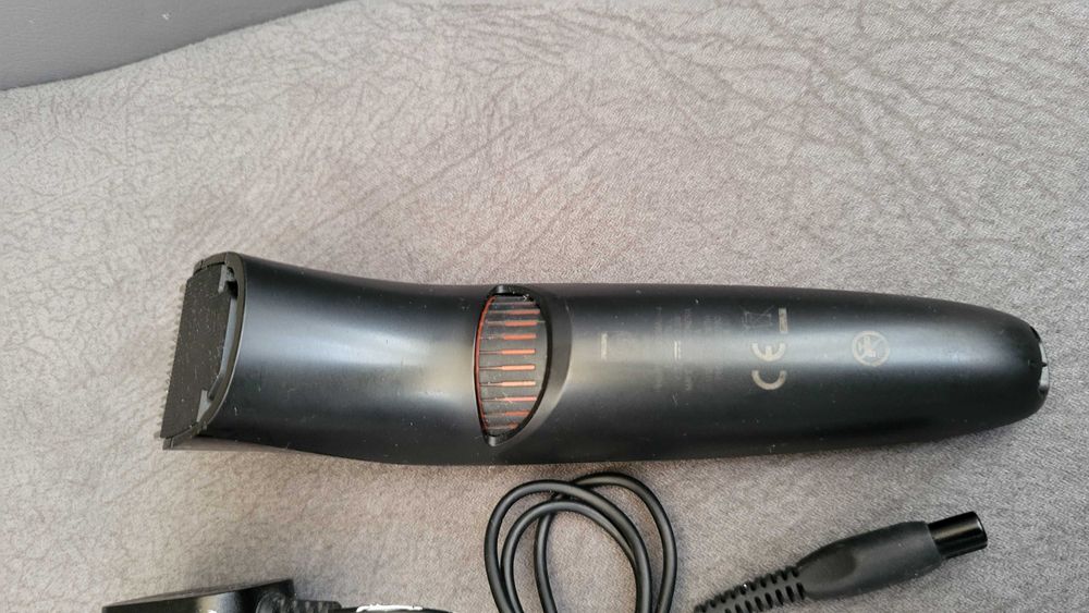 PHILIPS BT405 Masina tuns +incarcator 4.3V-70Ma fuctionala