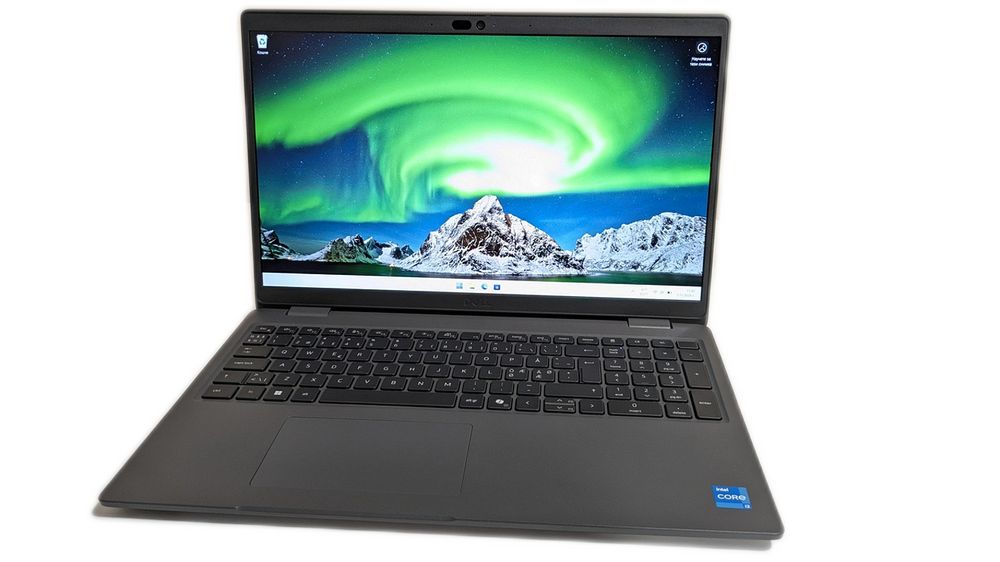 Dell Latitude 3550 15.6" 1920x1080 i3-1315U 16GB 256GB SSD година 2024