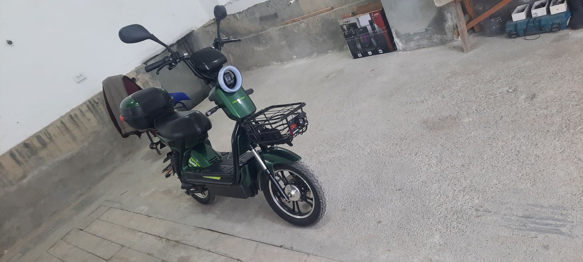 Sotiladi kaska. Chihol zaryadnigi bor