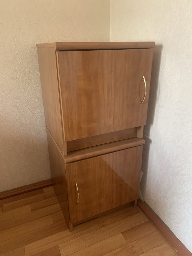 Две шатура тумбочки