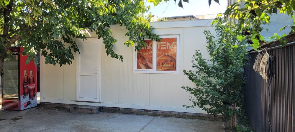 Container bucătărie cu toaletă.