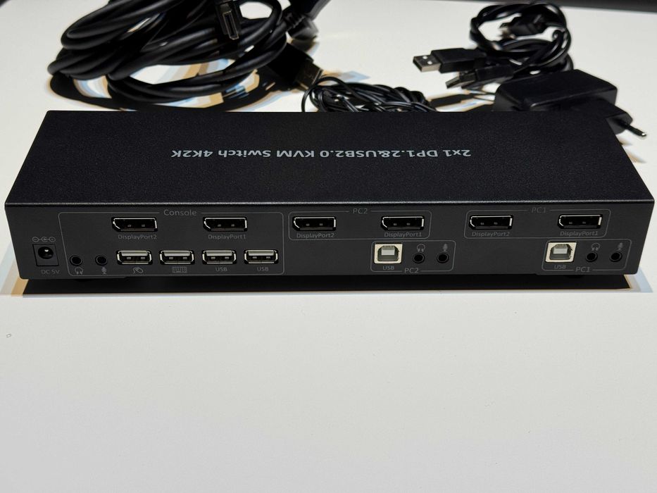Switch KVM Techly, 2 porturi cu audio si video, 4Kx2K dual, USB, Negru