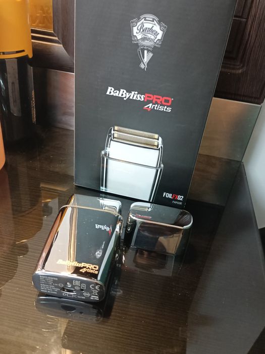 Vând shaver Babyliss