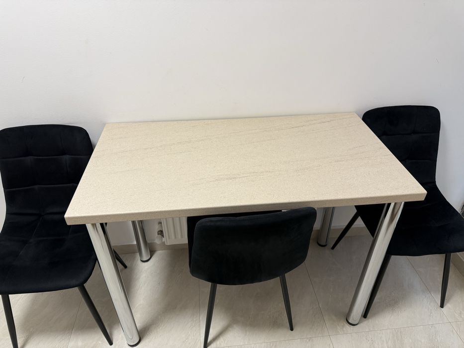 Masa bucatarie+3 scaune catifea