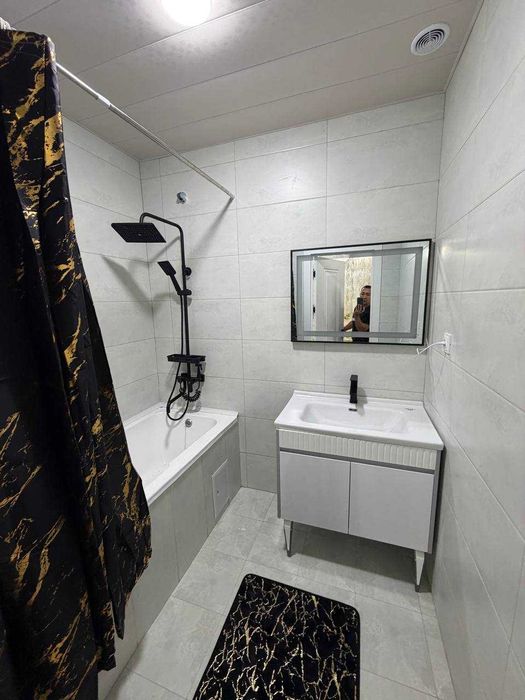 Продаётся 3 передел в 4х комн квартира на 5 этаже Ор-р Чевар бахт люкс