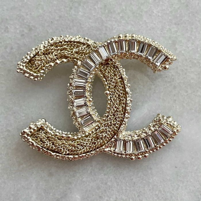 Brosa Cha nel Chains