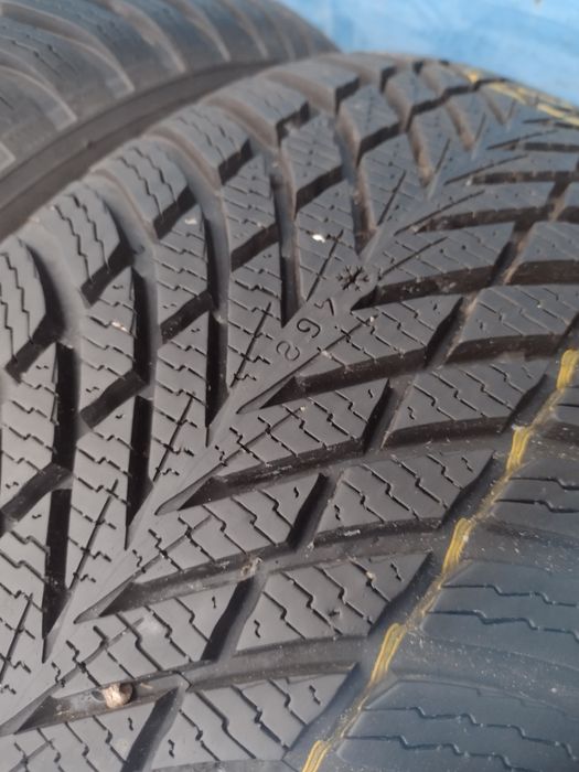 Почти нови 4бр.205/50/17 Nokian Snowproof 2 dot2523