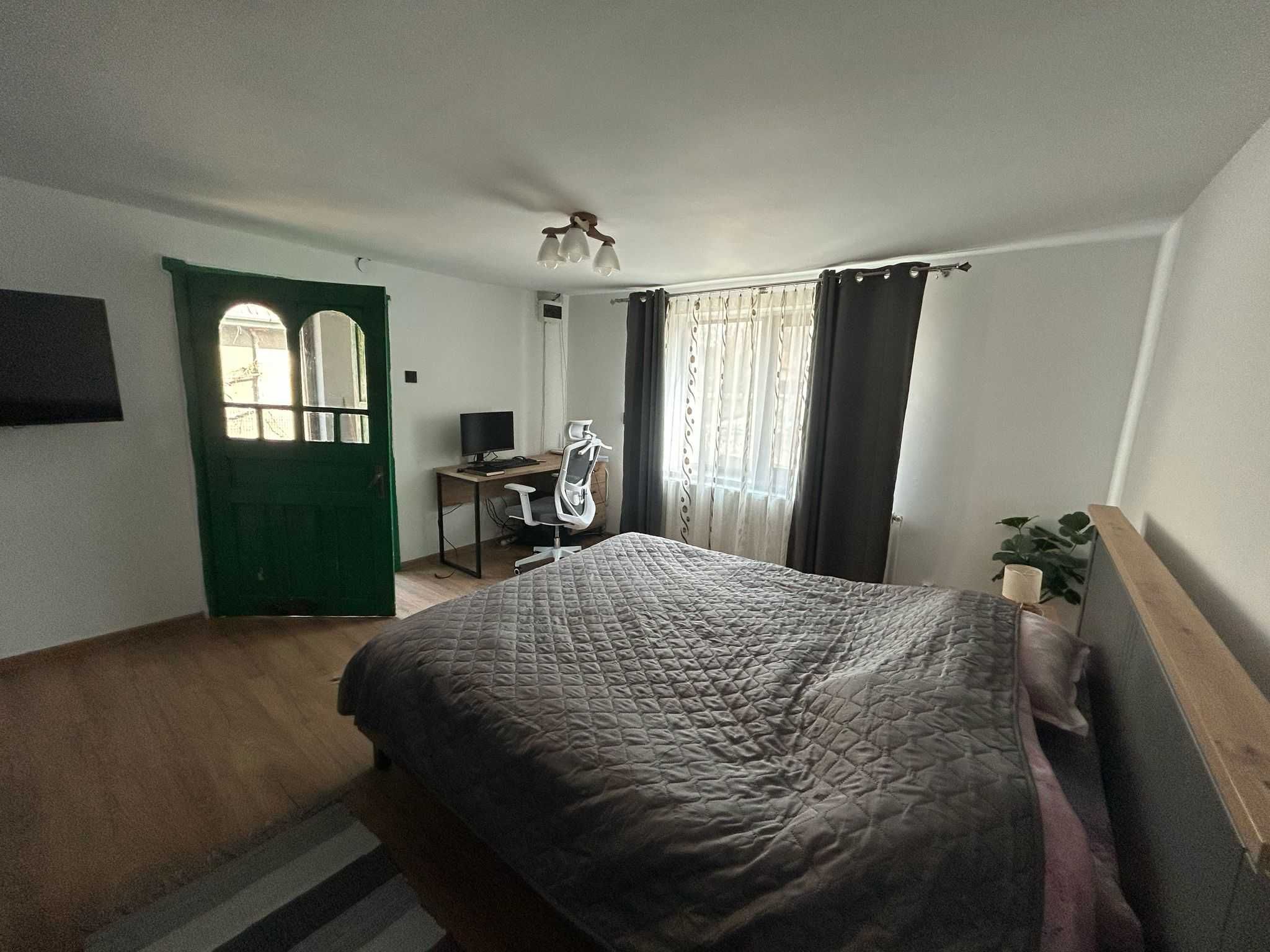 Casa renovata de vanzare