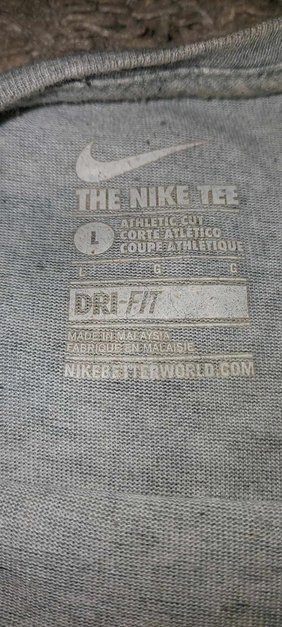 Tricou original Nike, mărimea L la copii, merge pt adulți mărimea S