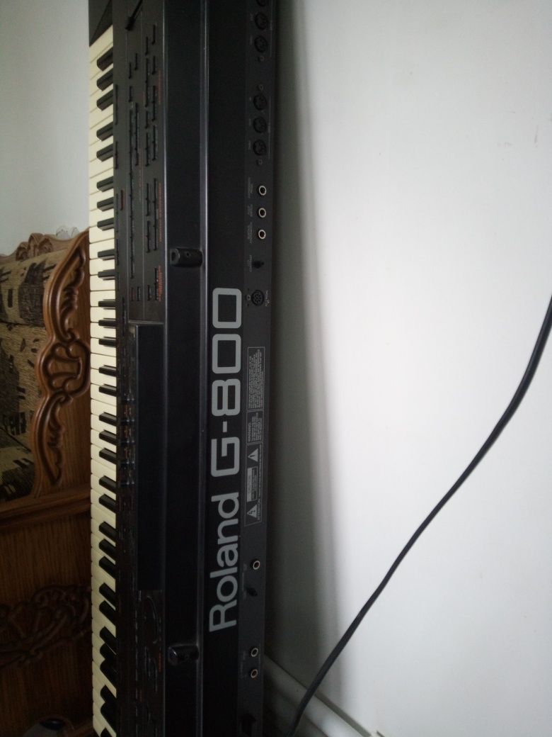 Roland G800 ca nouă