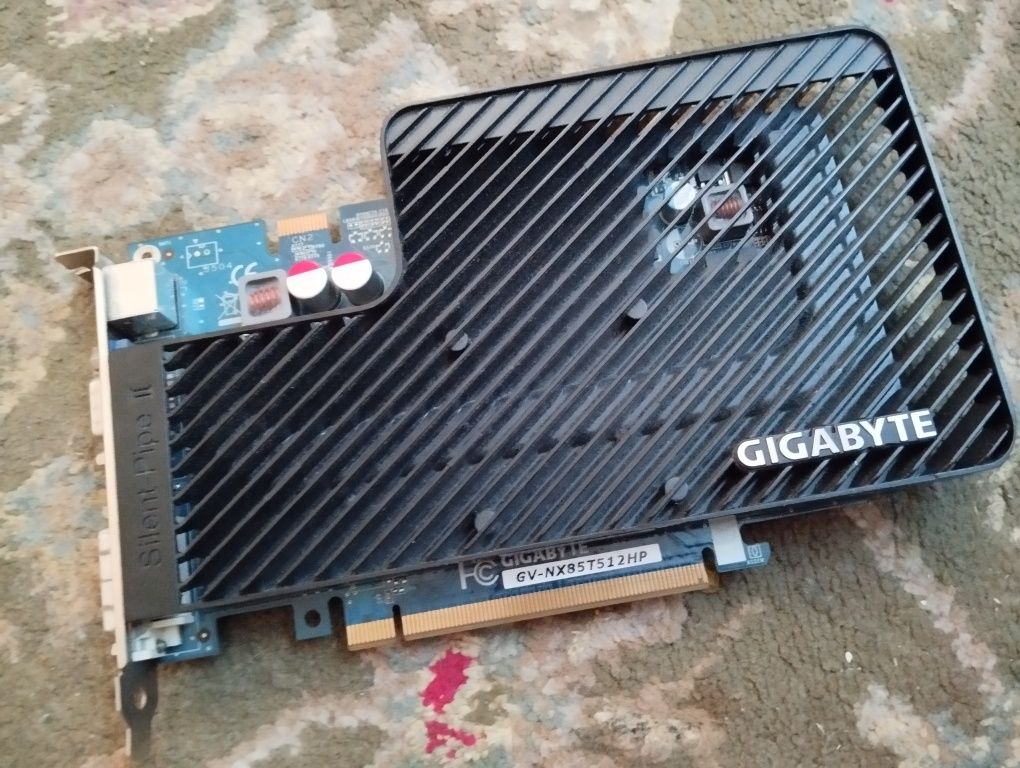 Продам видео карту GeForce 8600GT 512gb