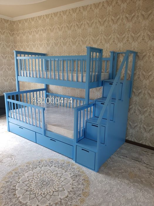 Двухьярсная кровать