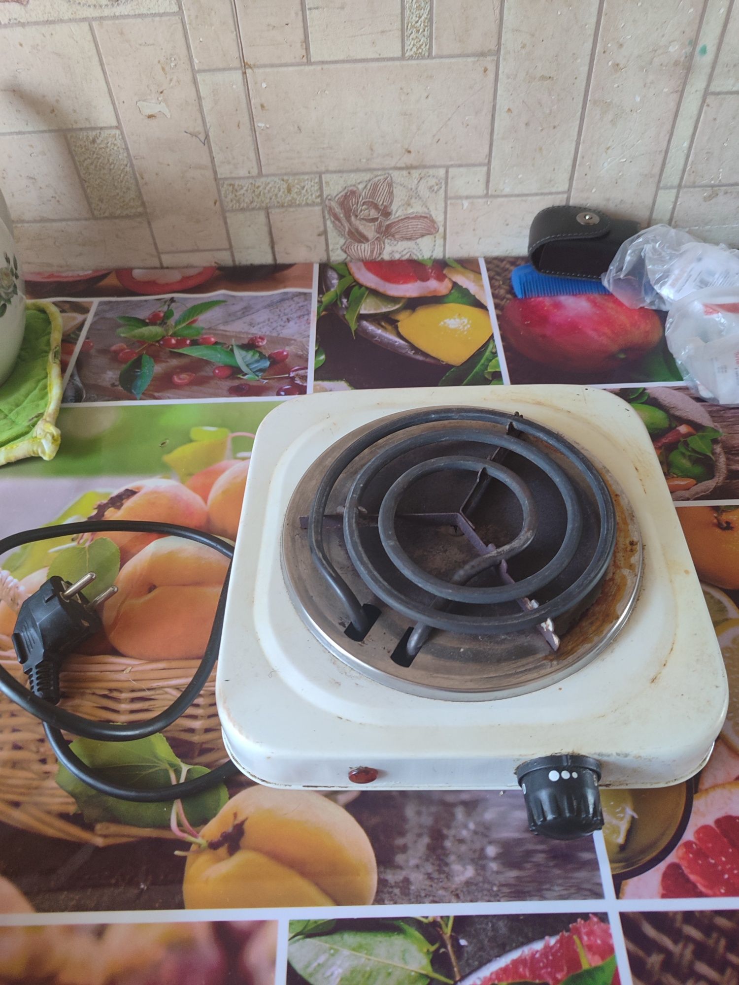 Продаю  Рабочую электрическую плиту.