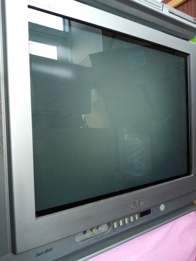 Телевизор с DVD приставкой