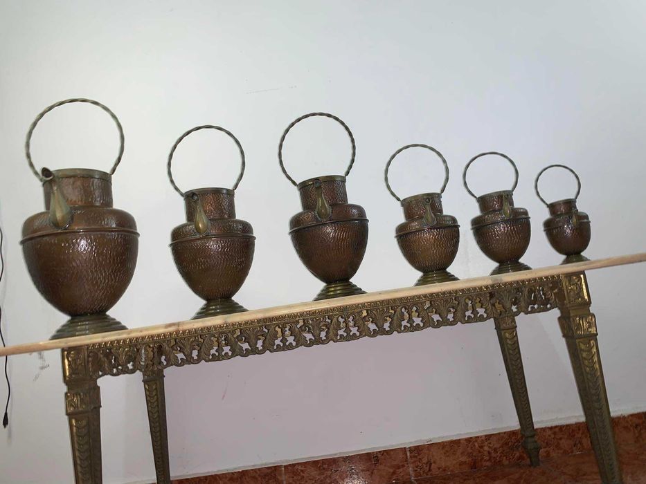 Set carafe sase buc din cupru cu ornament si maner din bronz