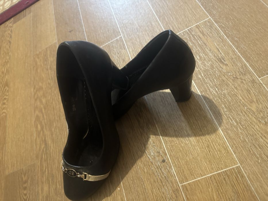 Женские туфли размер 39-40