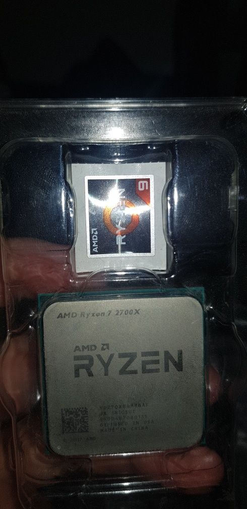 AMD Ryzen 7 2700X