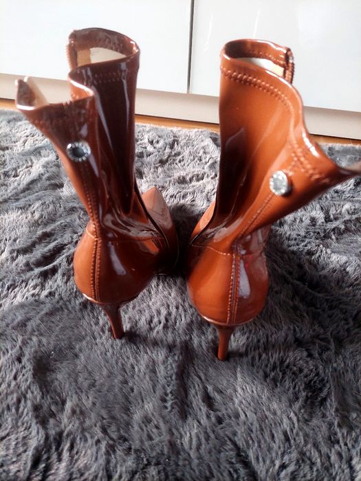 Ghetuțe elegante, lac, Steve Madden