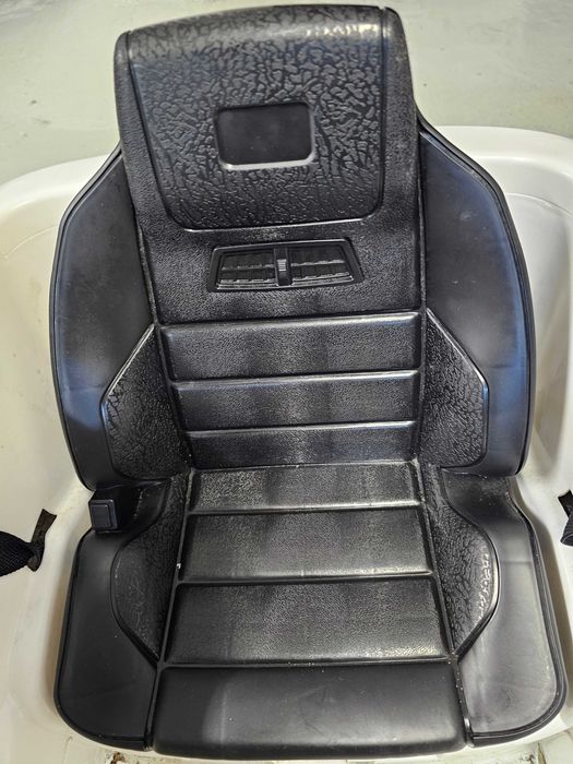 Детска акумулаторна кола - джип Mercedes, бял