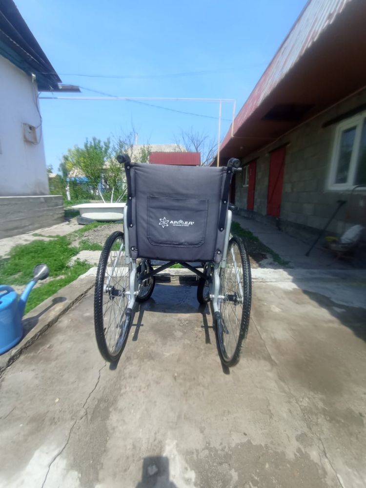 Продам инвалидную коляску