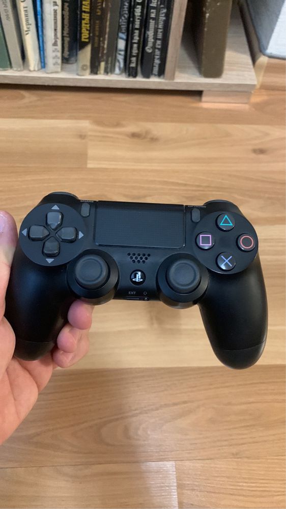 PlayStation 4 slim с над 35 игри Fortnite ps4