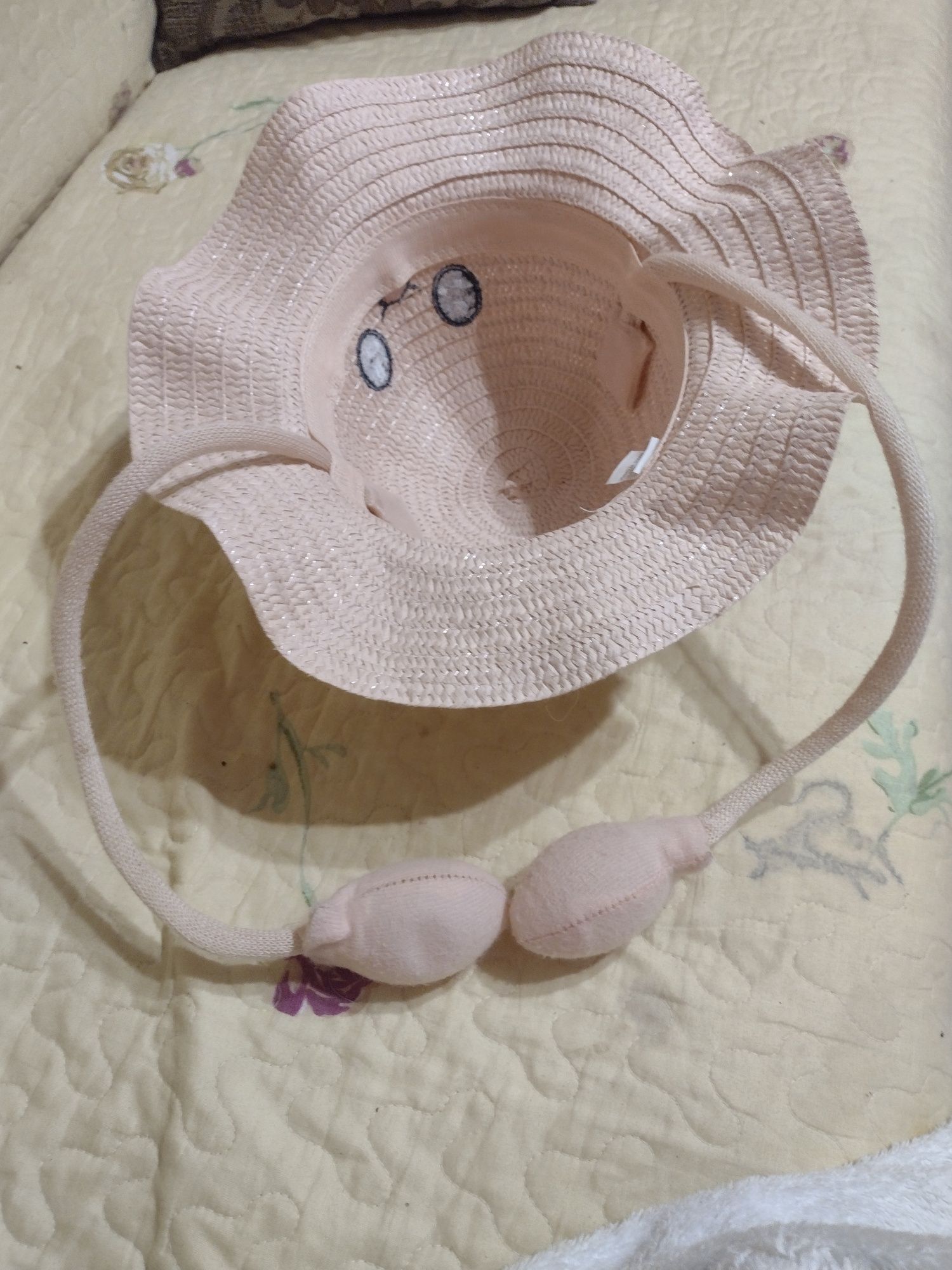 Vând pălărie fetița cu urechiușe