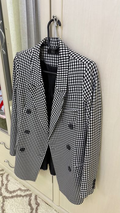 Пиджак в очень хорошем состоянии