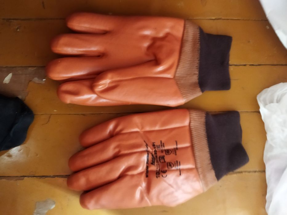 Продаю перчатки  отличного качества